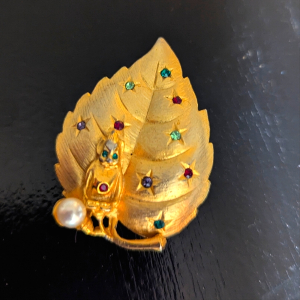 Vintage Masonic Gold Leaf and Brownie Broach